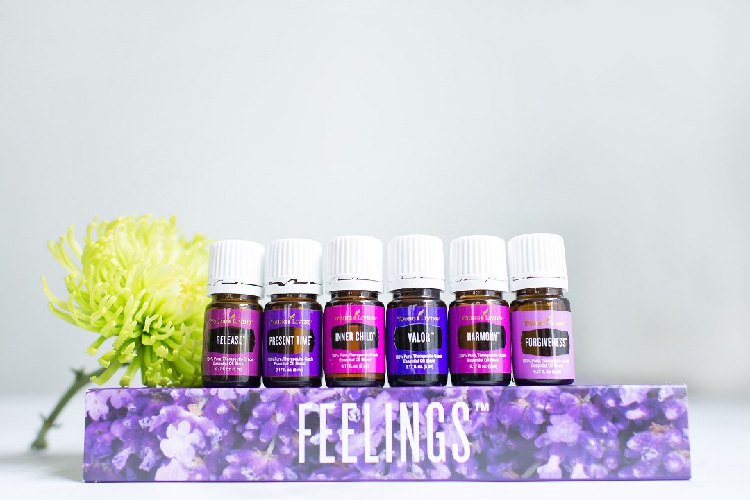 Янг ливинг эфирные. Young Living 5мл. Young Living эфирные масла. Аромамасла и эмоции. Набор чувства young Living.